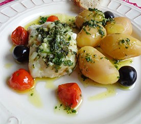 Lombinhos de Pescada com Alho, Coentros e Batatinhas