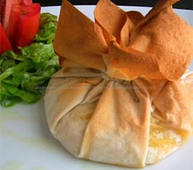 Touxas de Massa Filo com Requeijão, Nozes e Mel