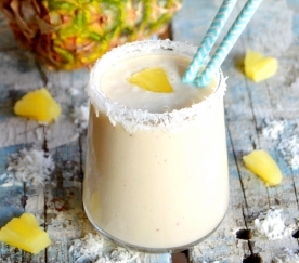 Smoothie de Ananás, Hortelã e Leite de Côco